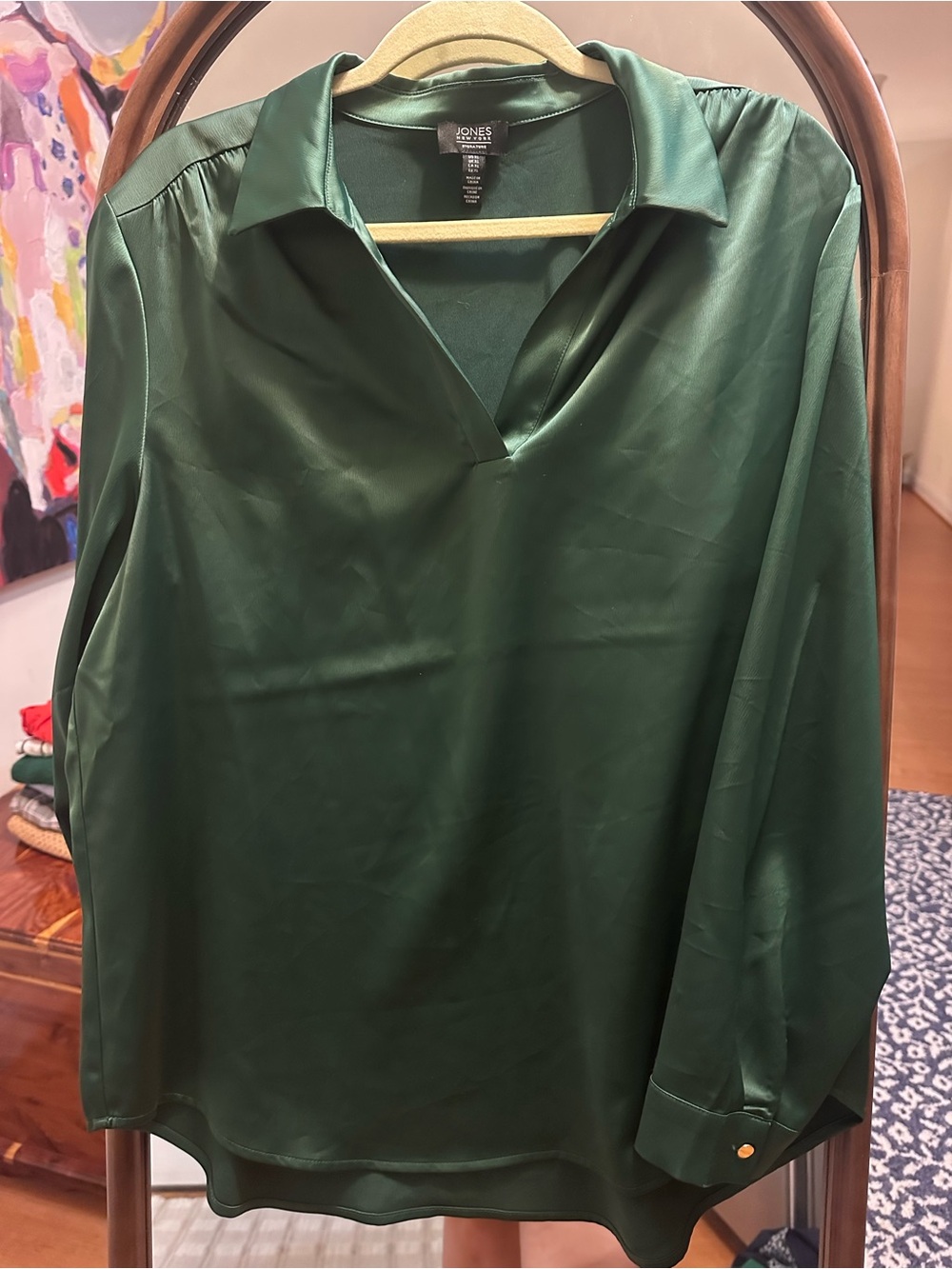 Jones New York Emerald Green Satin V-Neck Collar Blouse